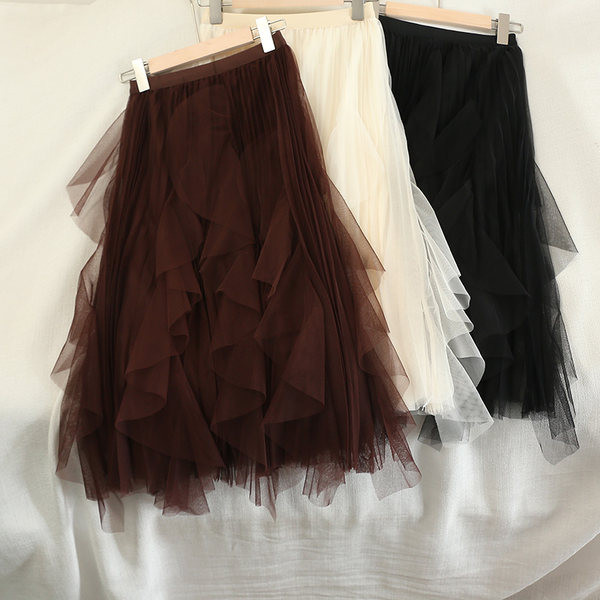 Női szoknya magas derékkal, tüllvel