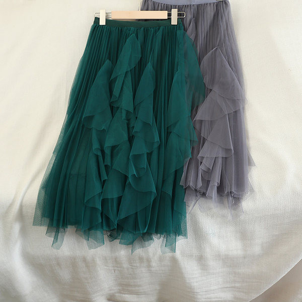 Női szoknya magas derékkal, tüllvel