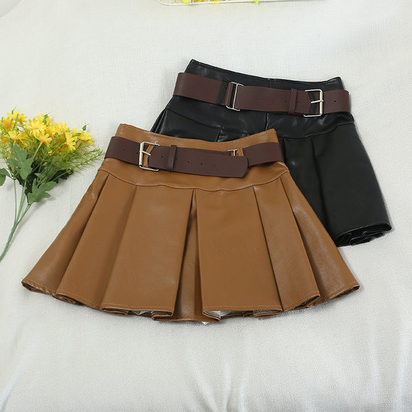 Bőr női szoknya övvel