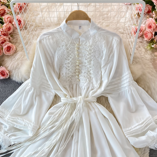 Új modell női ruha övvel és gombokkal