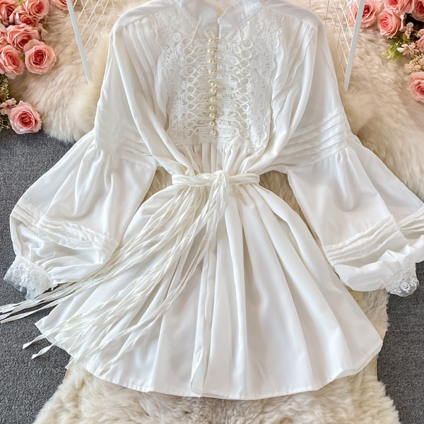 Új modell női ruha övvel és gombokkal