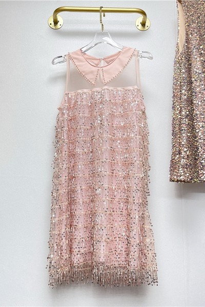 Új modell női ruha kerek nyakkivágással, flitterekkel