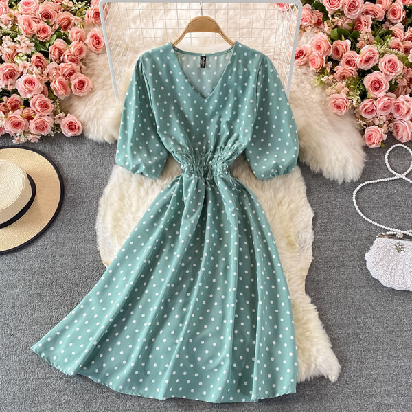 Pöttyös, rövid ujjú női alkalmi ruha