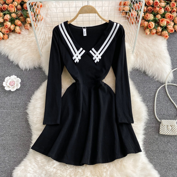 Női ruha spitz nyakkivágással és hosszú ujjú - két színben