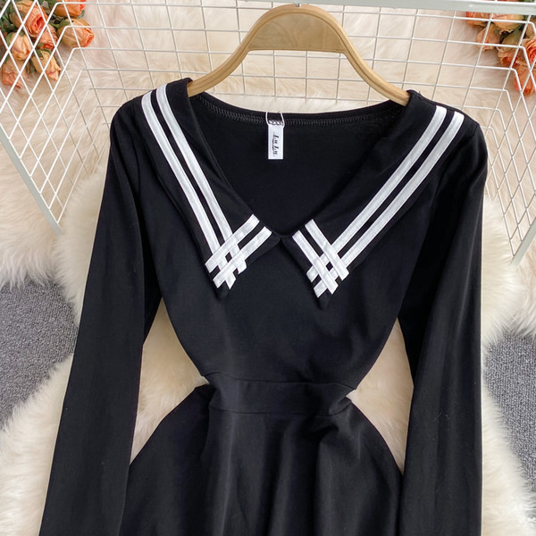 Női ruha spitz nyakkivágással és hosszú ujjú - két színben