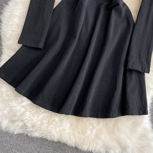 Női ruha spitz nyakkivágással és hosszú ujjú - két színben