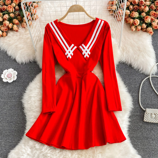 Női ruha spitz nyakkivágással és hosszú ujjú - két színben