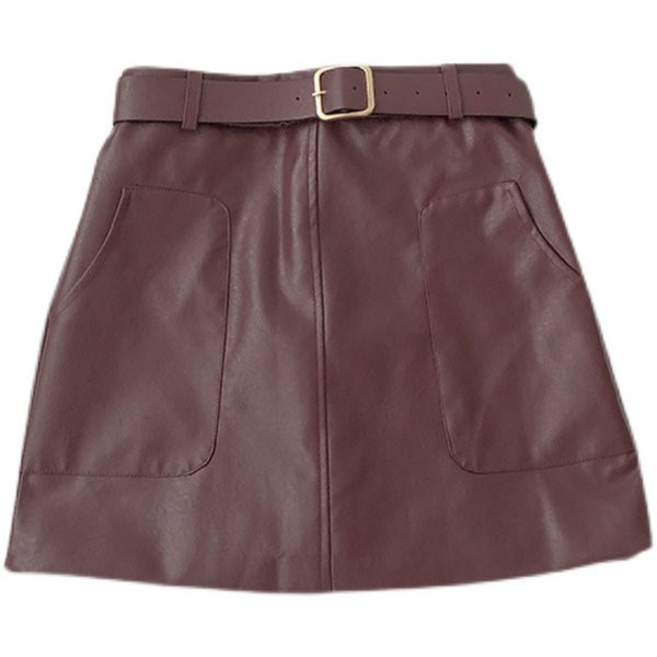 Női bőrszoknya övvel és zsebekkel