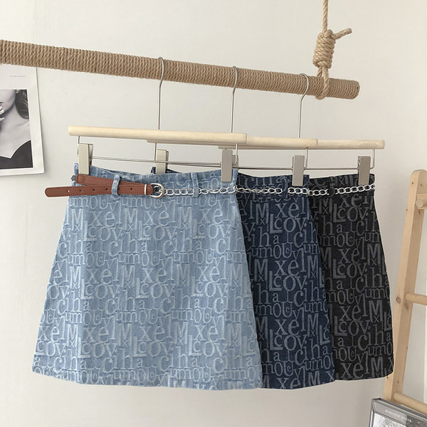 Új modell női szoknya övvel és feliratokkal