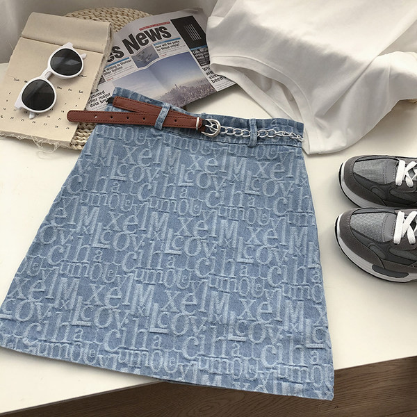 Új modell női szoknya övvel és feliratokkal