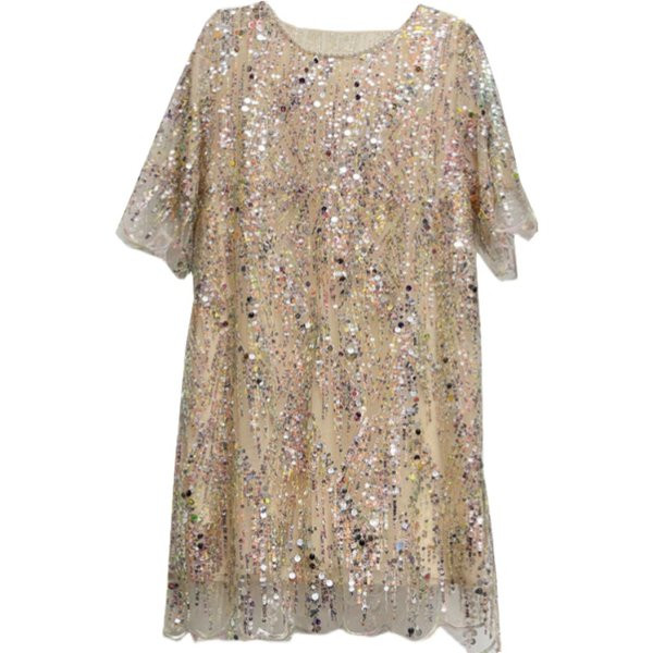 Egyenes modell női ruha ovális nyakkivágással és flitterekkel