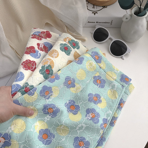 Új modell szoknya virágos motívumokkal, magas derékkal