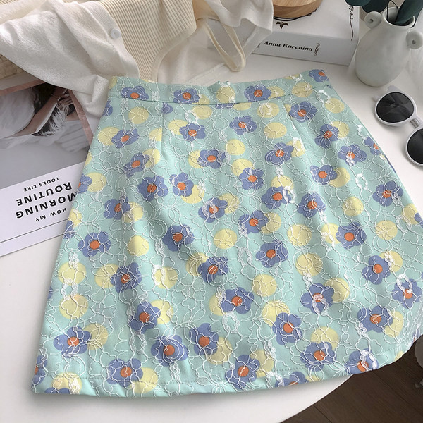 Új modell szoknya virágos motívumokkal, magas derékkal