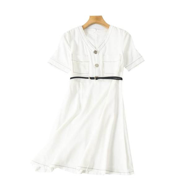 Alkalmi női ruha szabású modell övvel