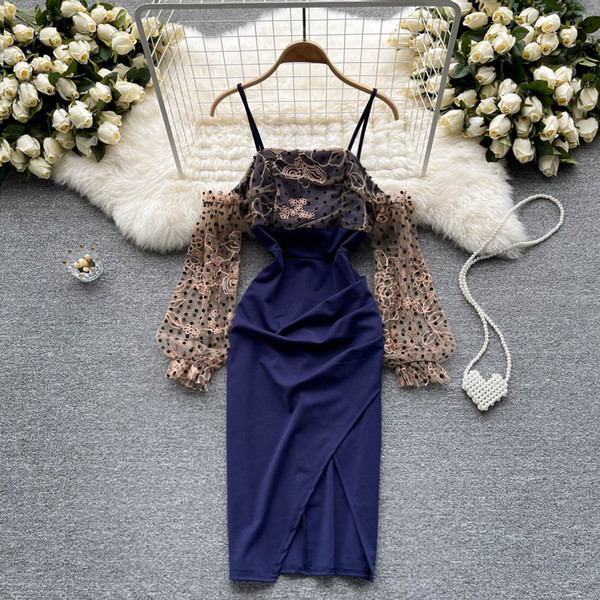 Modern női ruha csipkeujjal és csupasz váll