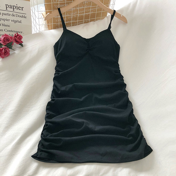 Alkalmi női ruha vékony pántokkal, három színben