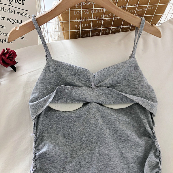 Alkalmi női ruha vékony pántokkal, három színben