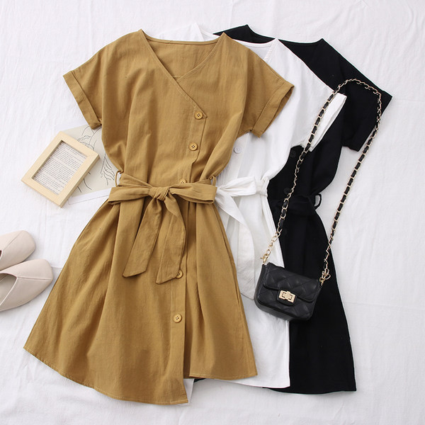 Új modell aszimmetrikus női ruha spitz nyakkivágással és övvel