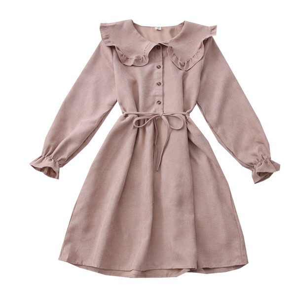 Őszi-téli ruha kerek nyakkivágással és övvel