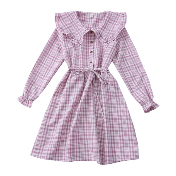 Női kockás ruha kerek nyakkivágással és hosszú ujjal