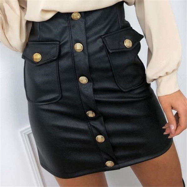 Modern testhezálló szoknya eko bőrből, gombokkal