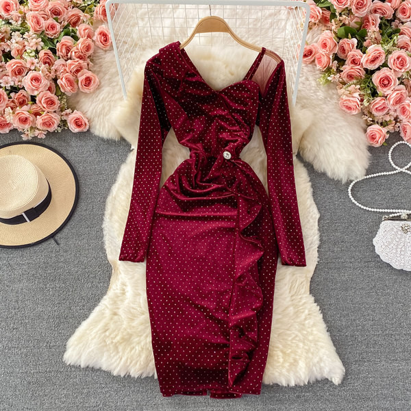 Női testhezálló piros és fekete ruha