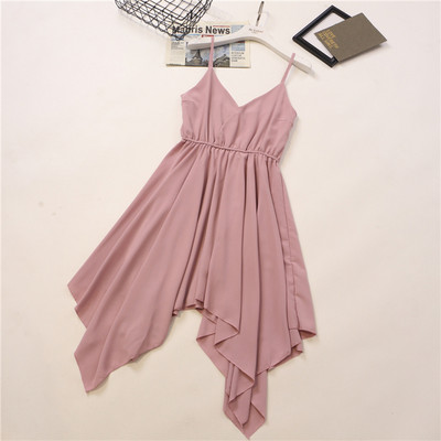 Modern aszimmetrikus ruha vékony pántokkal