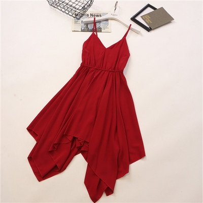 Modern aszimmetrikus ruha vékony pántokkal