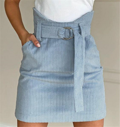 Rövid kordbársony szoknya magas derékkal és övvel