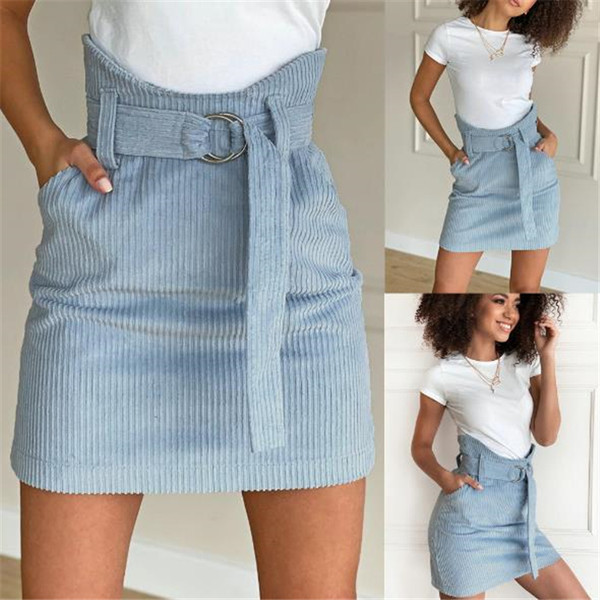 Rövid kordbársony szoknya magas derékkal és övvel