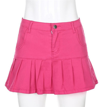 Rövid farmerszoknya fürtökkel