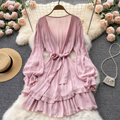 Női ruha hosszú ujjú, derékban megkötős