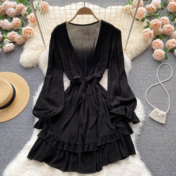 Női ruha hosszú ujjú, derékban megkötős