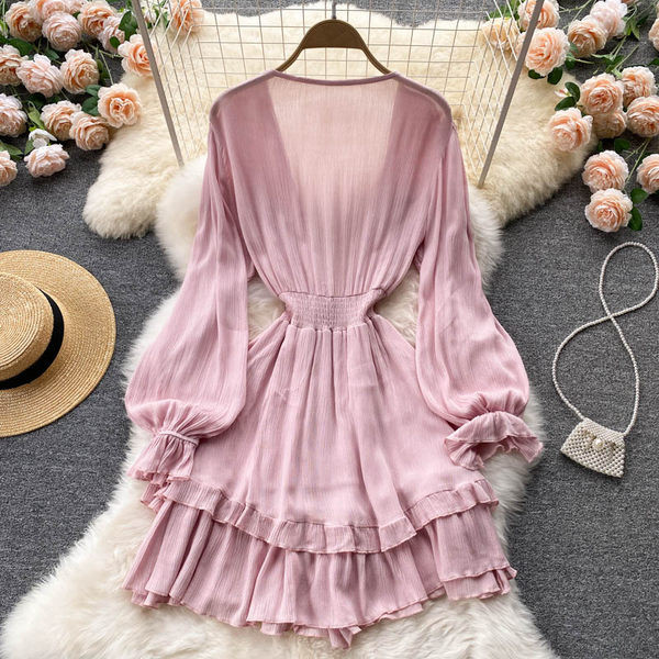 Női ruha hosszú ujjú, derékban megkötős