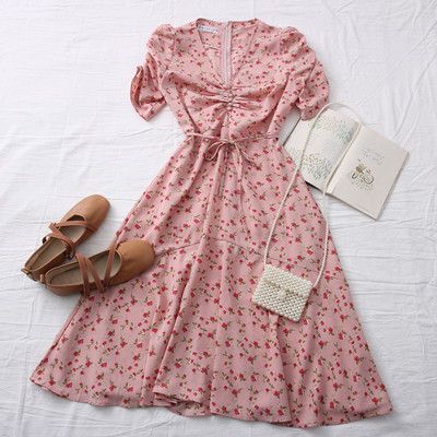 Lezser női szabású ruha puffos ujjakkal