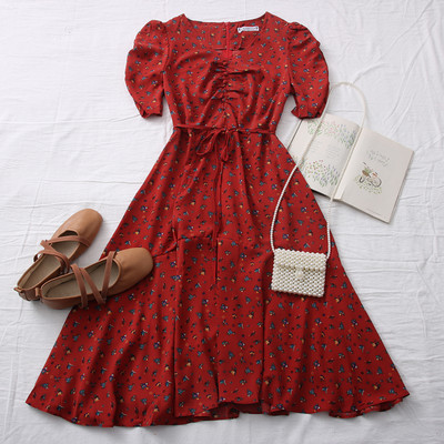 Lezser női szabású ruha puffos ujjakkal