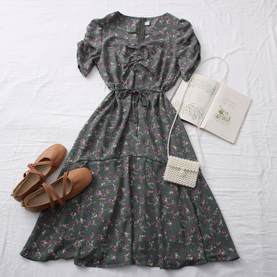 Lezser női szabású ruha puffos ujjakkal