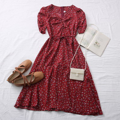 Lezser női szabású ruha puffos ujjakkal