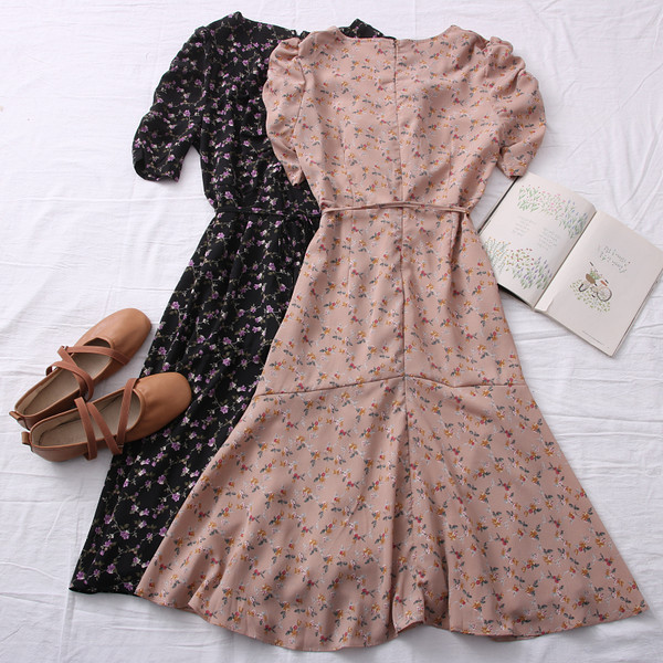 Lezser női szabású ruha puffos ujjakkal