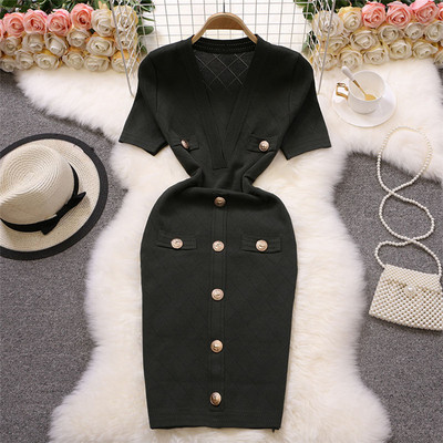 Női alkalmi ruha gombokkal és spitz nyakkivágással