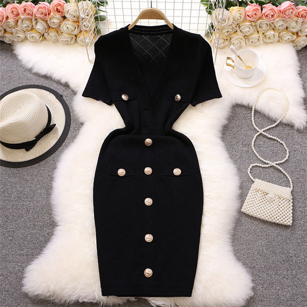 Női alkalmi ruha gombokkal és spitz nyakkivágással