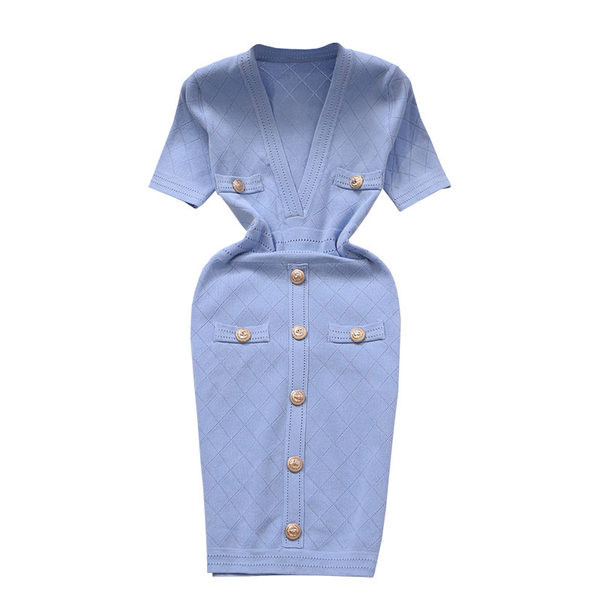 Női alkalmi ruha gombokkal és spitz nyakkivágással