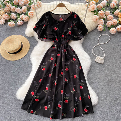 Hosszú női ruha rövid ujjal