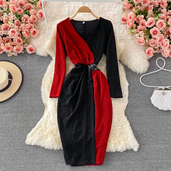 Női alkalmi ruha kövekkel és fényes hatással