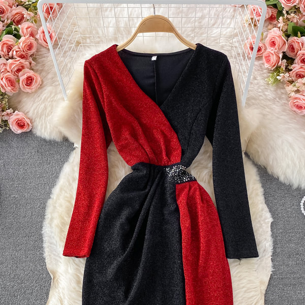 Női alkalmi ruha kövekkel és fényes hatással