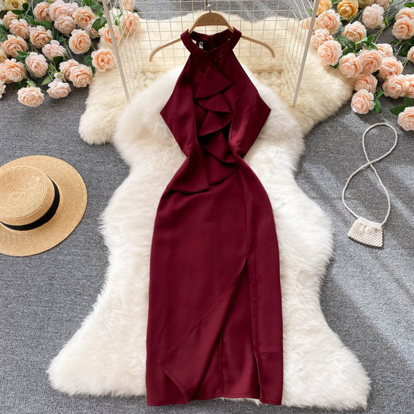 Modern női ruha fürtökkel