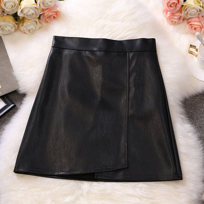 Κοντή δερμάτινη έκο φούστα με ψηλή μέση και φερμουάρ