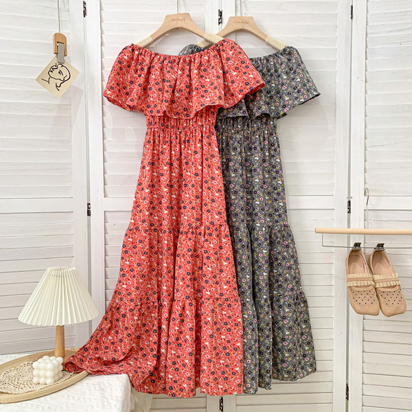 Novi model haljine ženskog kroja sa lađa izrezom u više boja