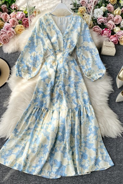 Rochie moderna de dama cu nasturi si decolteu spitz