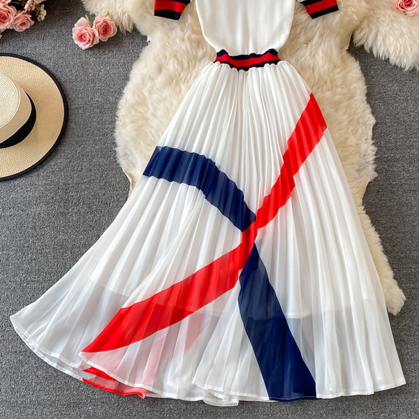 Naiste pikk kleit lühikeste varrukate ja ovaalse kaelusega